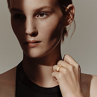 リング 《ケリー》 - イエローゴールド | Hermès - エルメス-公式サイト